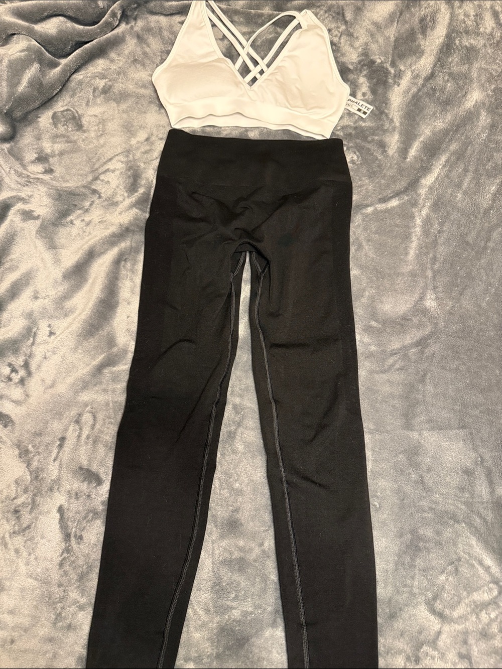 Womens Alphalete Black High-Waist Leggings and White Bra set
